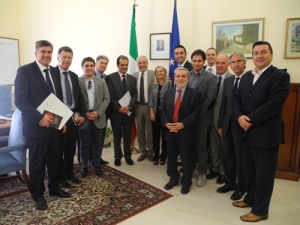 Il presidente della Provincia di Catanzaro, Enzo Bruno, e il consiglio provinciale in visita di cortesia dal prefetto Raffaele Cannizzaro